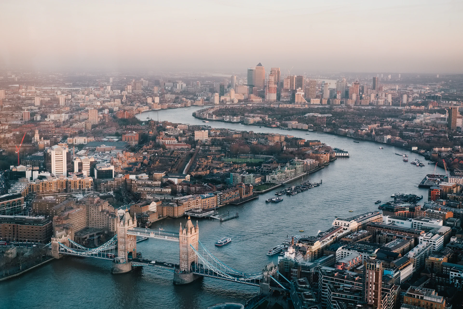 London skyline at dusk - professional UK business hub